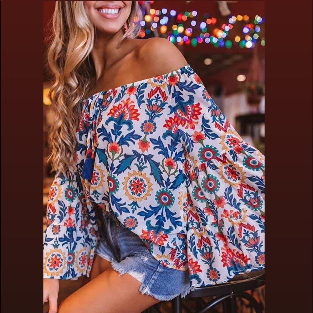 NWT! Floral Flare Sleeve Off Shoulder Blouse 🌸